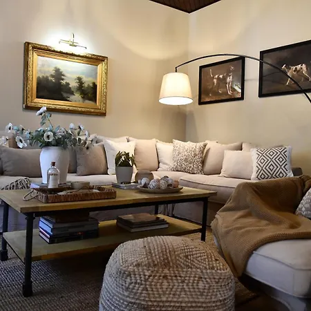 Villa House And Garden B&B-2
